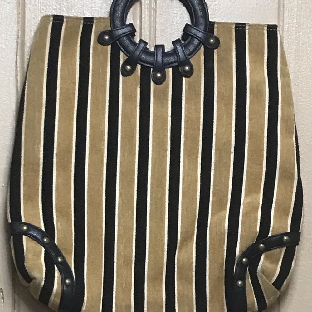 Handbag - Picture 2 of 7